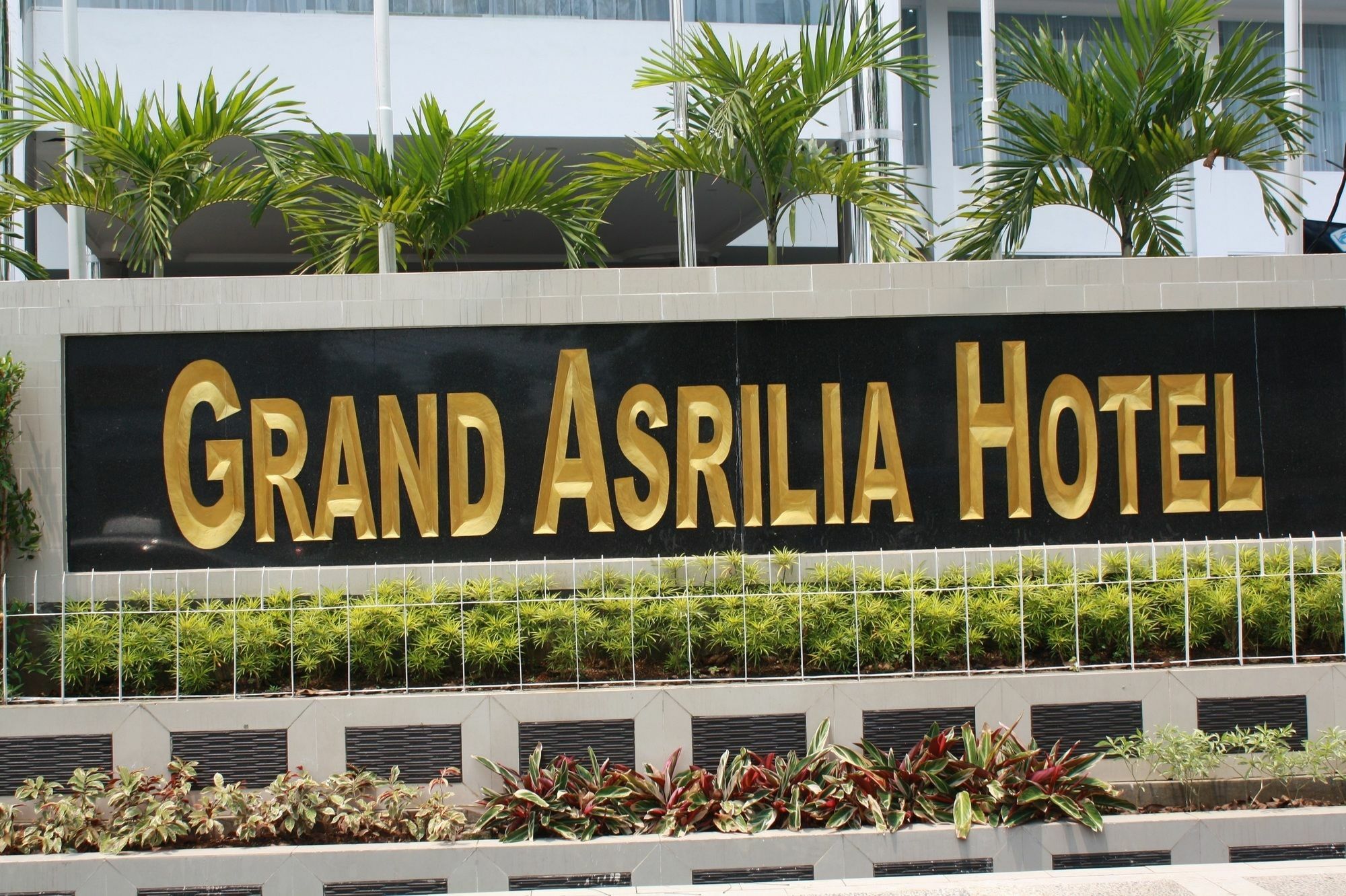 Grand Asrilia Hotel บันดุง ภายนอก รูปภาพ