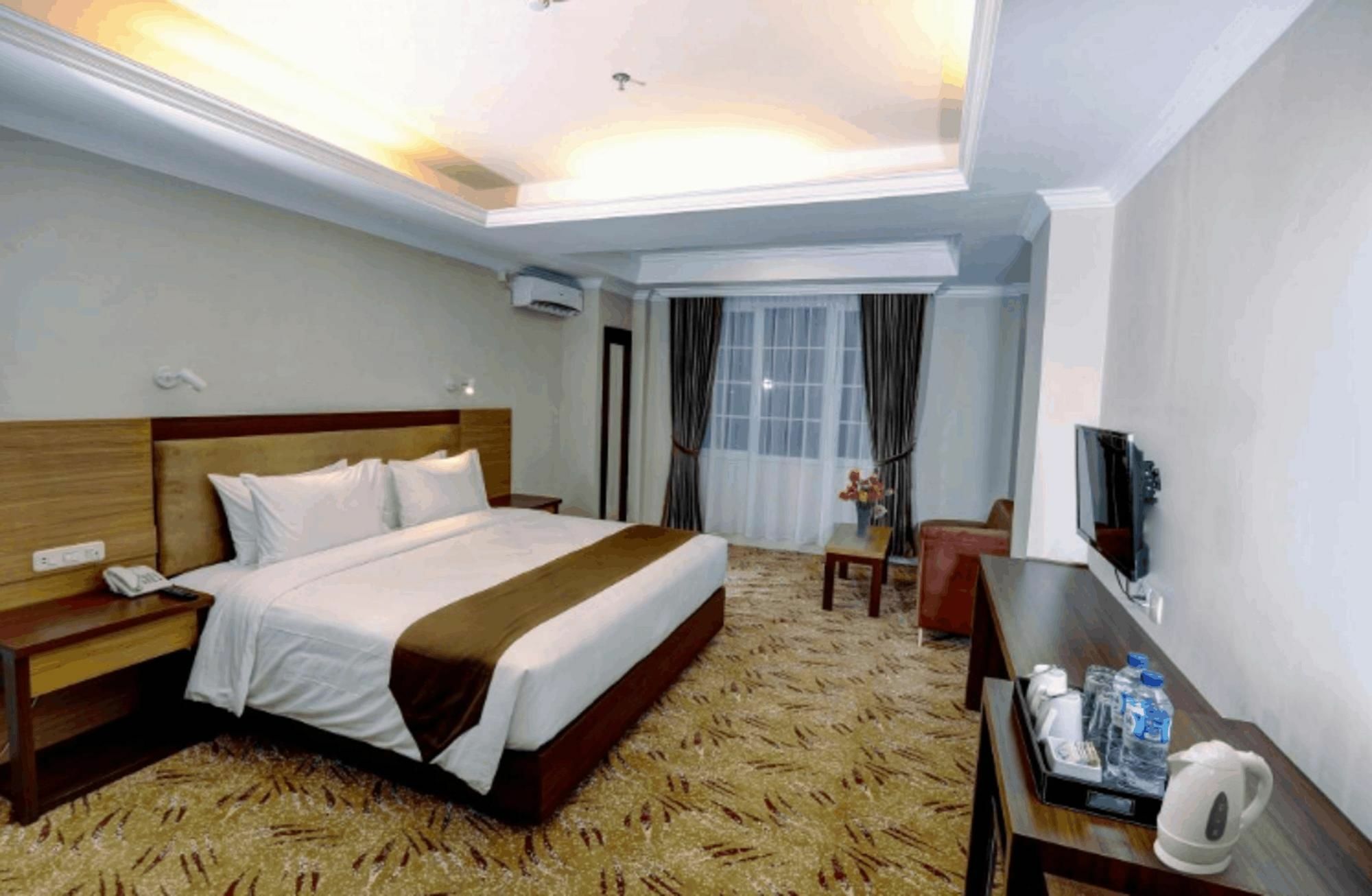 Grand Asrilia Hotel บันดุง ภายนอก รูปภาพ