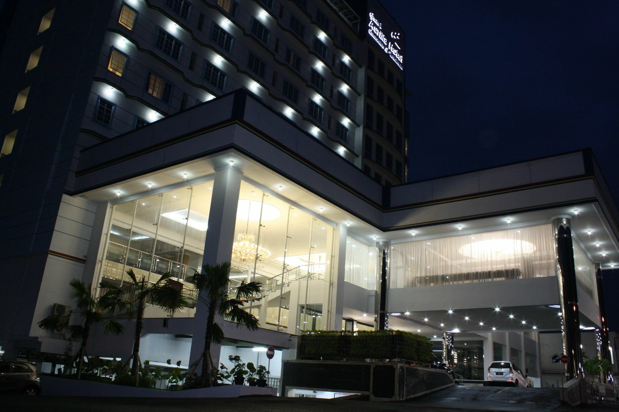 Grand Asrilia Hotel บันดุง ภายนอก รูปภาพ